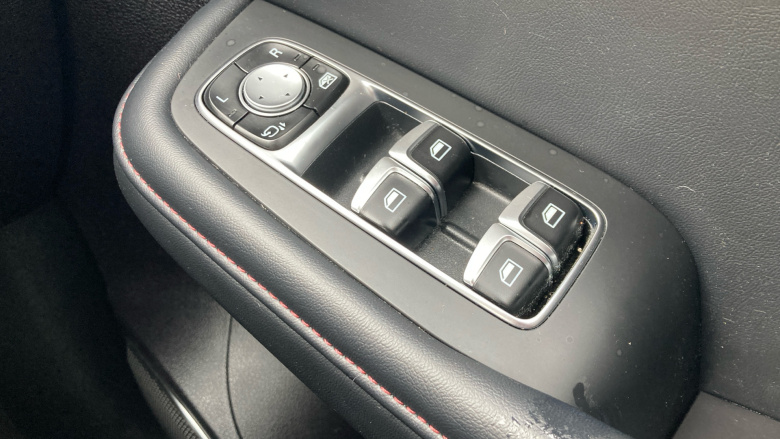 MG Hs 1.5 T-GDI Excite 5dr DCT Petrol Hatchback